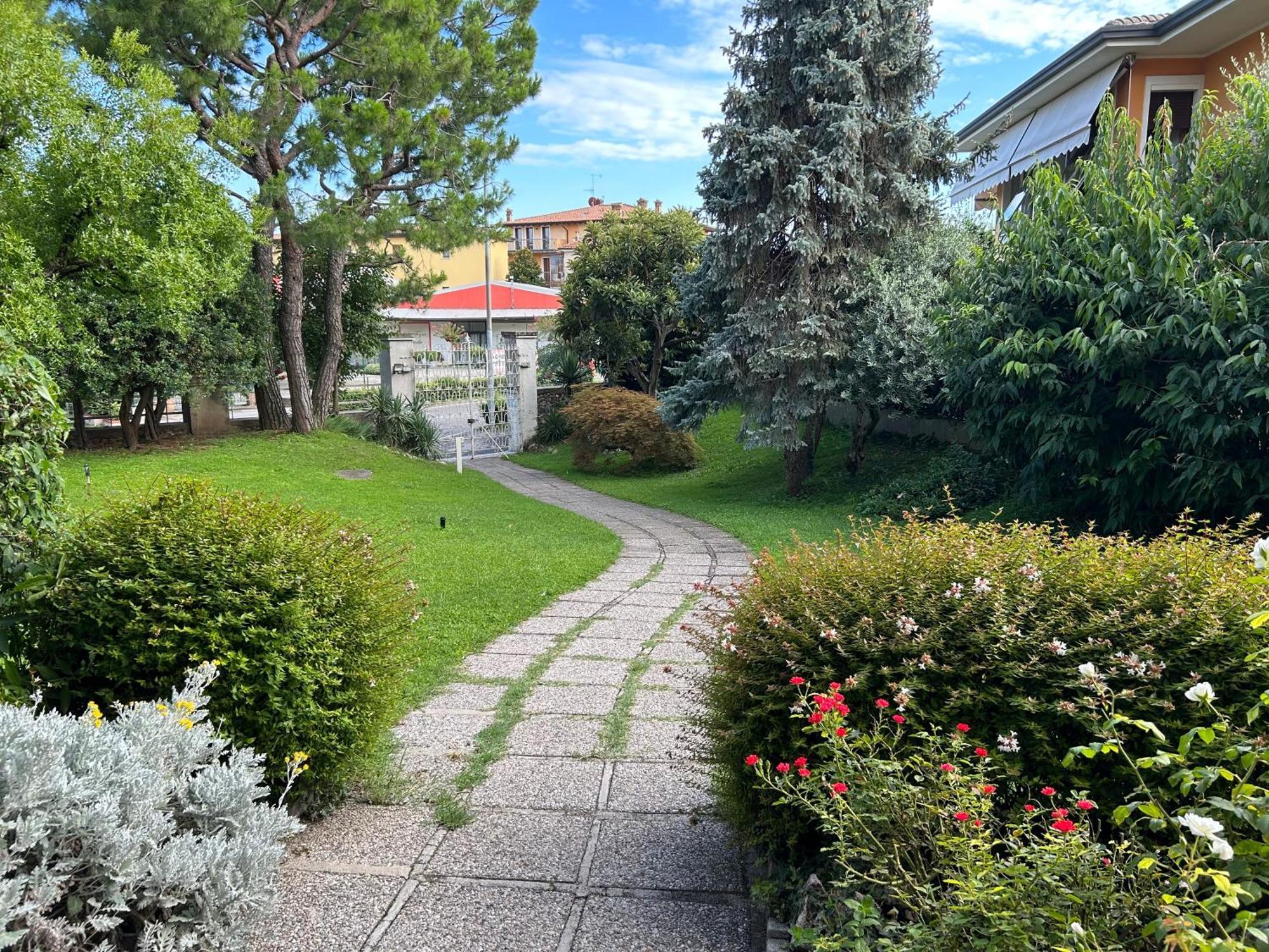 Ferienwohnung Gold Garda Desenzano Desenzano del Garda Exterior foto