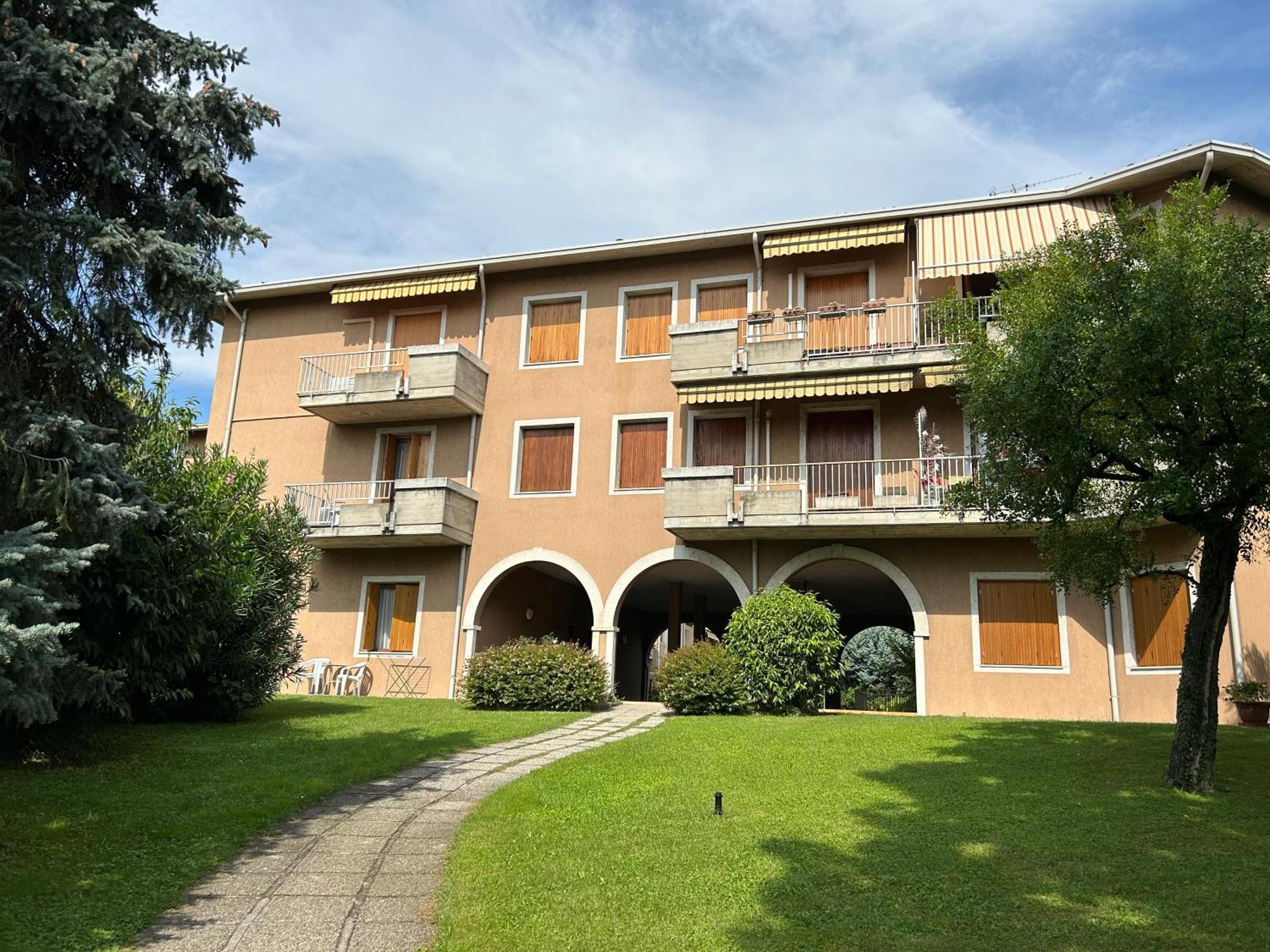 Ferienwohnung Gold Garda Desenzano Desenzano del Garda Exterior foto